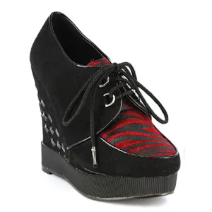 Closed Toe Shoe With Laces