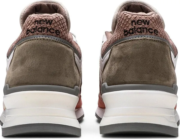 New Balance M997CSU 'Sunset' sneakers, tan