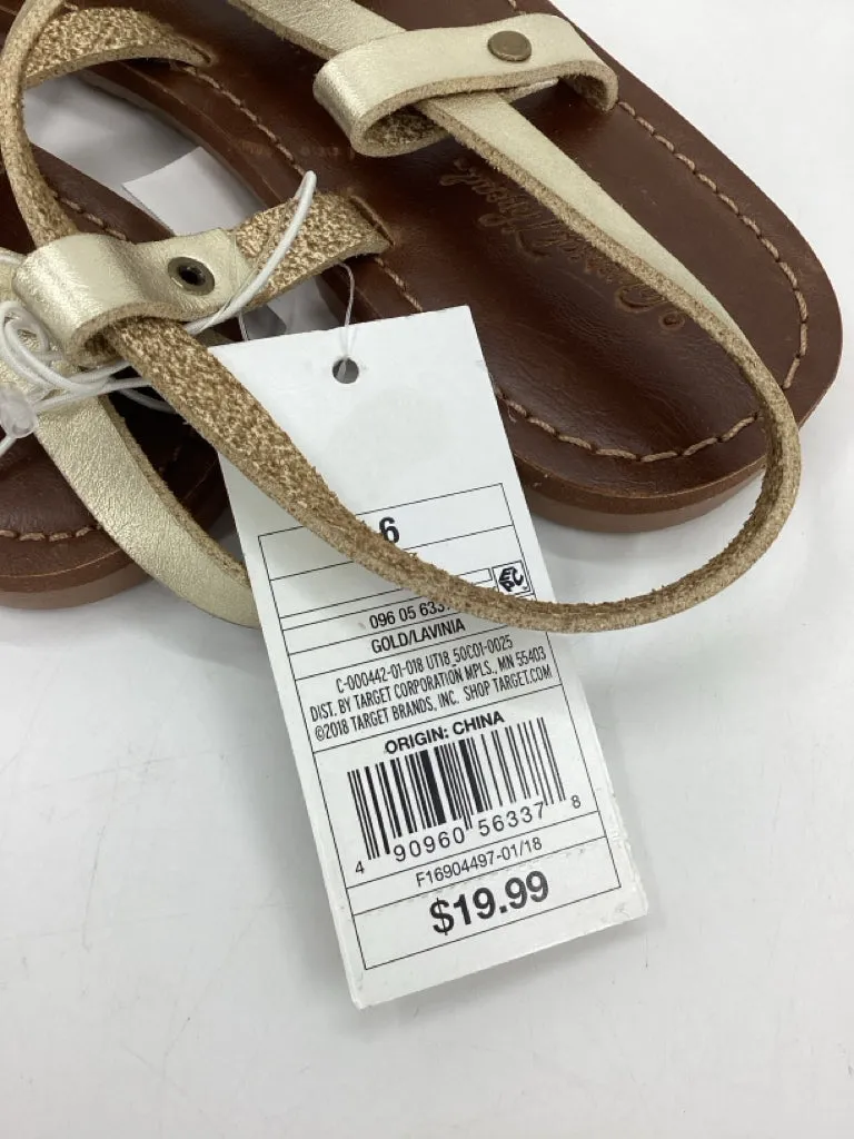 Universal Thread Child Size 6 Youth Gold Sandals/Flip Flops